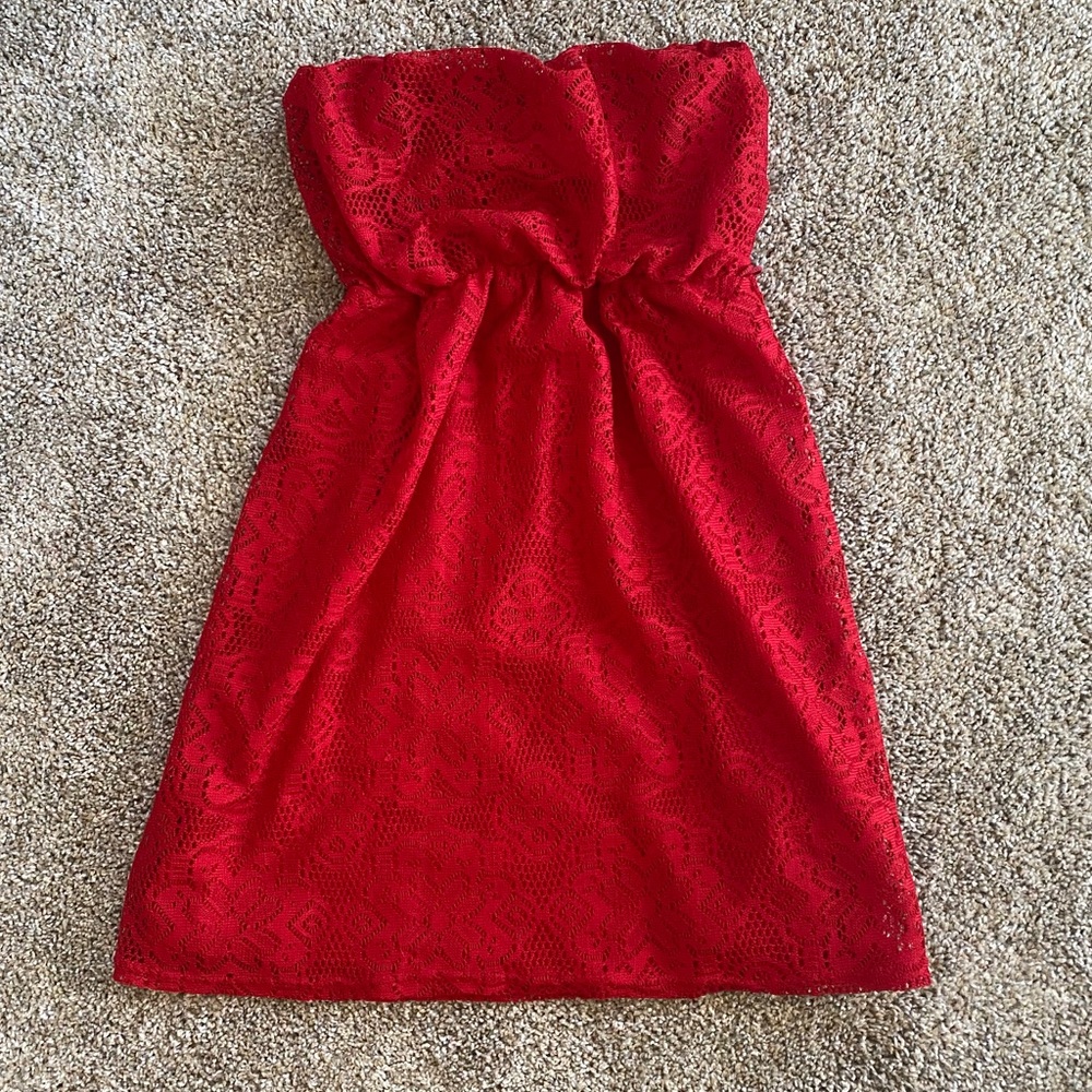 Short strapless dress